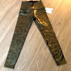 Beyond Yoga Gold Metallic Leggings Brand New Small